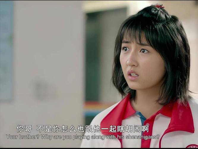 游客撞脸张子枫