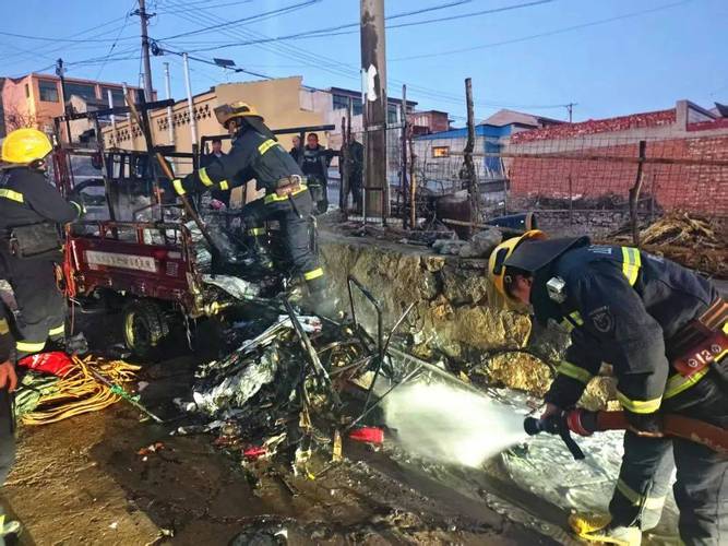 在建工地起火2死1伤